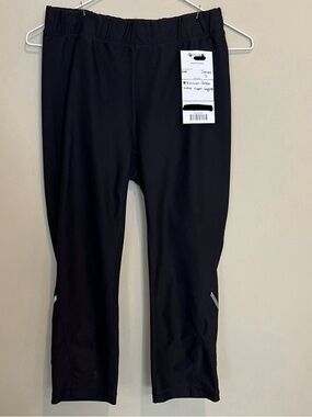 Xersion Black Capri Leggings with Reflective Trim